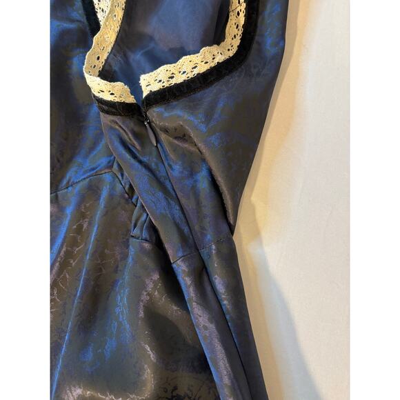 THE LIMITED Vintage Y2K Silk Crochet Sleeveless V-neck Camisole Tank - Picture 8 of 10